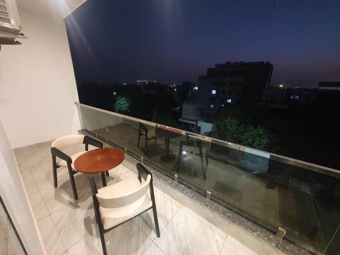 Kds Residency Hotel Greater Noida Bagian luar foto