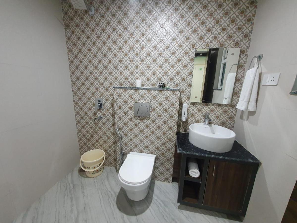 Kds Residency Hotel Greater Noida Bagian luar foto