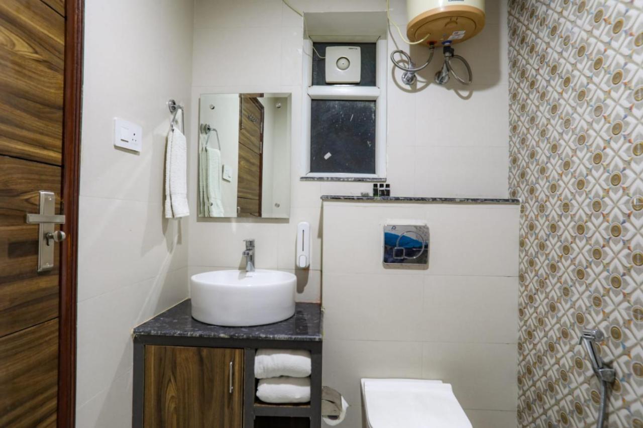 Kds Residency Hotel Greater Noida Bagian luar foto