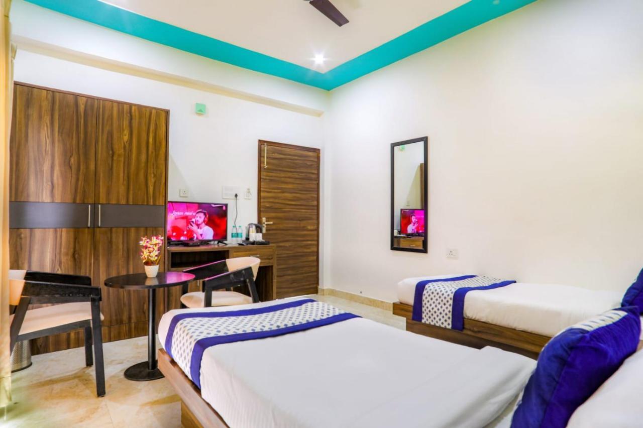 Kds Residency Hotel Greater Noida Bagian luar foto