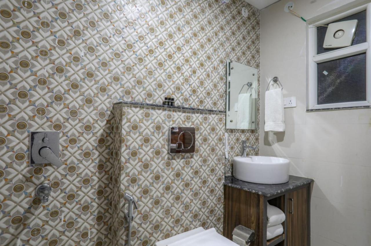 Kds Residency Hotel Greater Noida Bagian luar foto